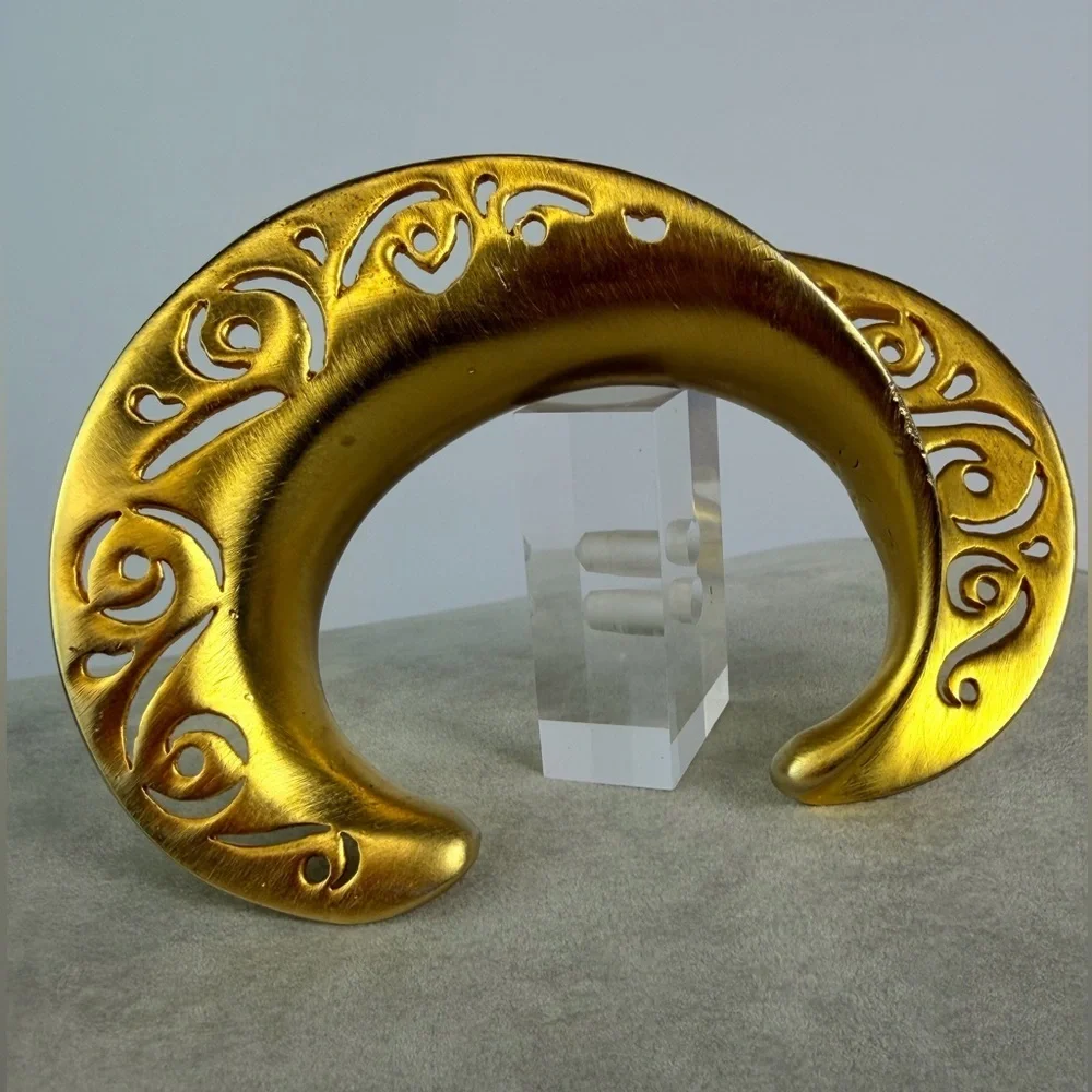 Clara Kasavina studio vintage  crescent shape cuff bracelet